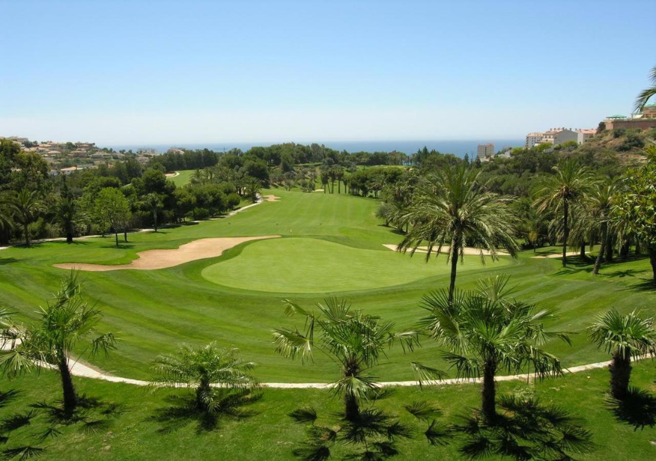 Hercules Paradise 531 Apartamento Con Vistas Al Mar Mediterraneo En Benalmadena A Pasos Del Centro Y Su Vibrante Zona Comercial Disfruta De Una Experiencia Unica En La Costa Del Sol Malaga Andalucia Well-Connected To The Airport Bagian luar foto
