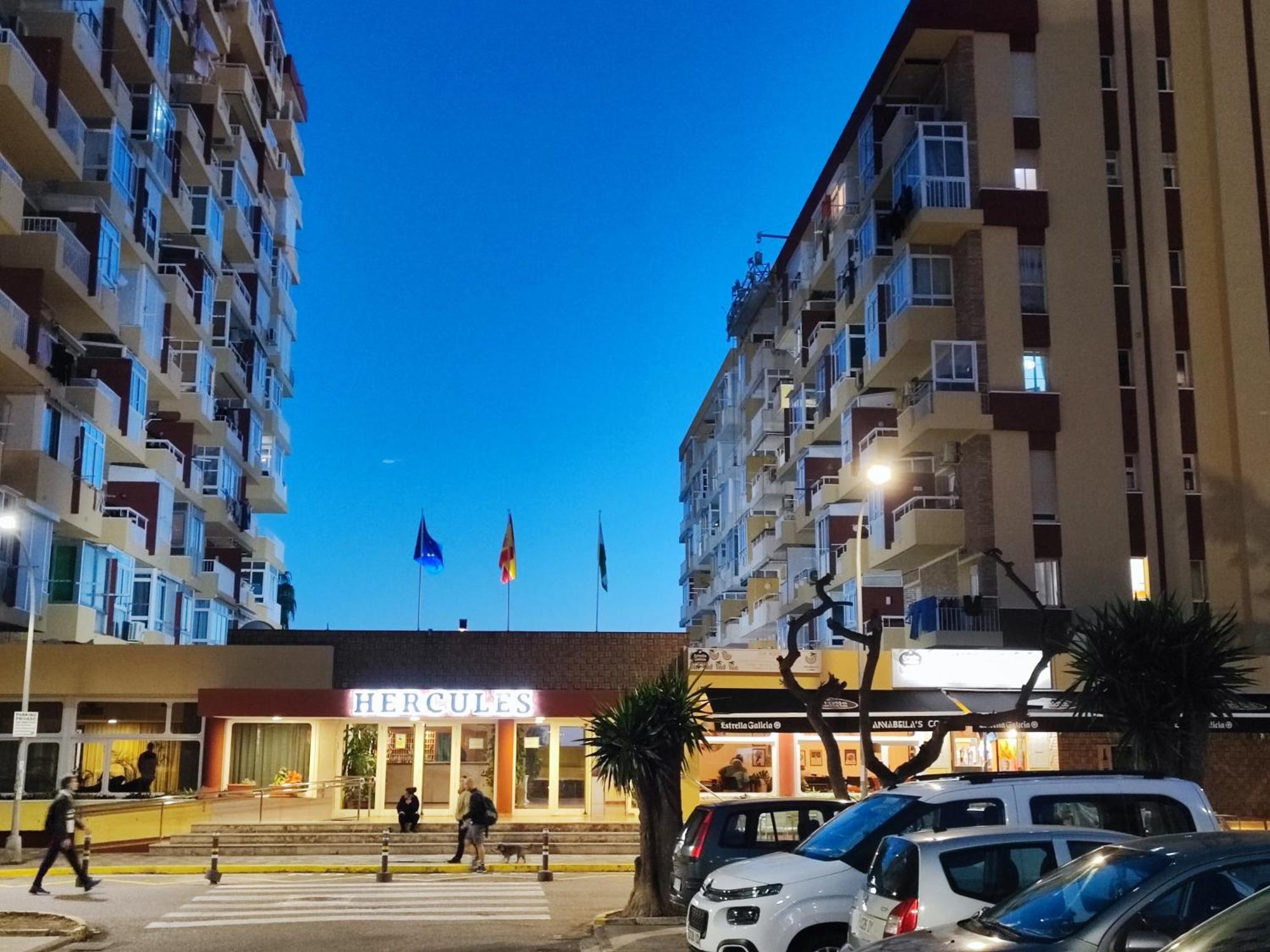Hercules Paradise 531 Apartamento Con Vistas Al Mar Mediterraneo En Benalmadena A Pasos Del Centro Y Su Vibrante Zona Comercial Disfruta De Una Experiencia Unica En La Costa Del Sol Malaga Andalucia Well-Connected To The Airport Bagian luar foto