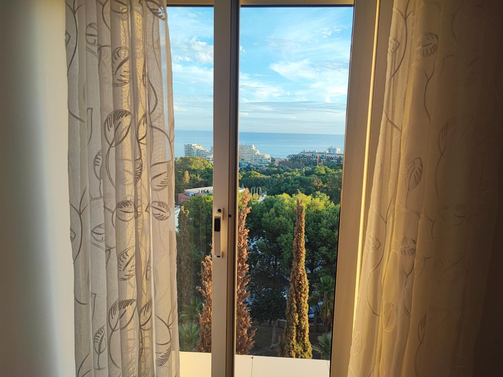 Hercules Paradise 531 Apartamento Con Vistas Al Mar Mediterraneo En Benalmadena A Pasos Del Centro Y Su Vibrante Zona Comercial Disfruta De Una Experiencia Unica En La Costa Del Sol Malaga Andalucia Well-Connected To The Airport Bagian luar foto