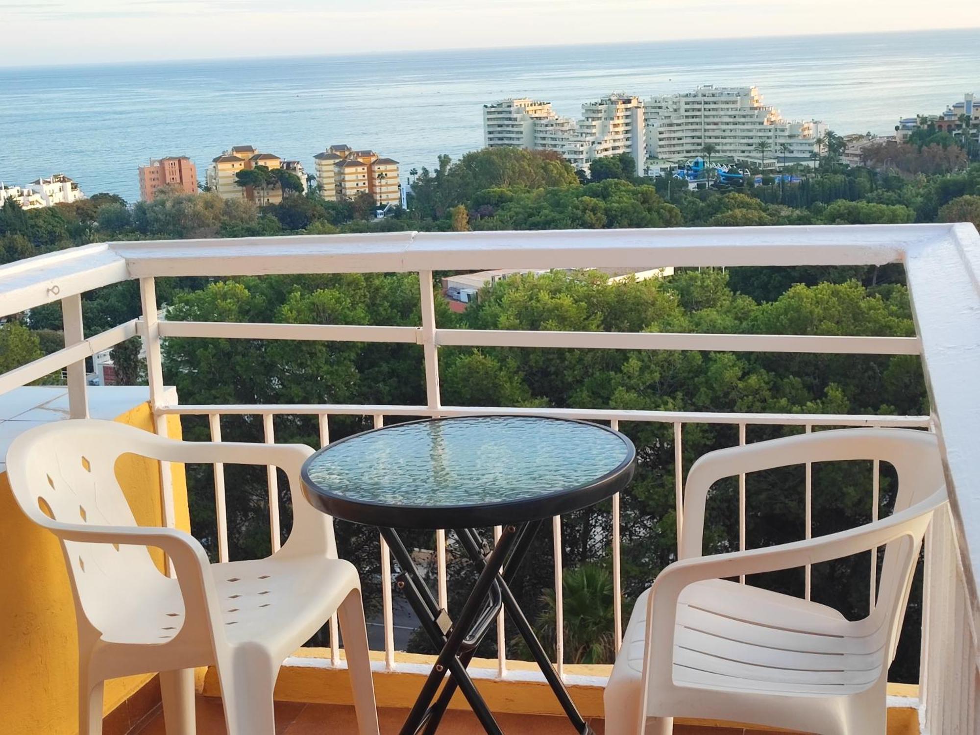 Hercules Paradise 531 Apartamento Con Vistas Al Mar Mediterraneo En Benalmadena A Pasos Del Centro Y Su Vibrante Zona Comercial Disfruta De Una Experiencia Unica En La Costa Del Sol Malaga Andalucia Well-Connected To The Airport Bagian luar foto